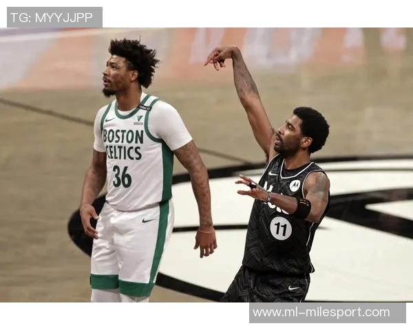 克拉克斯顿强势表现一攻一防完美配合助力球队稳住局势